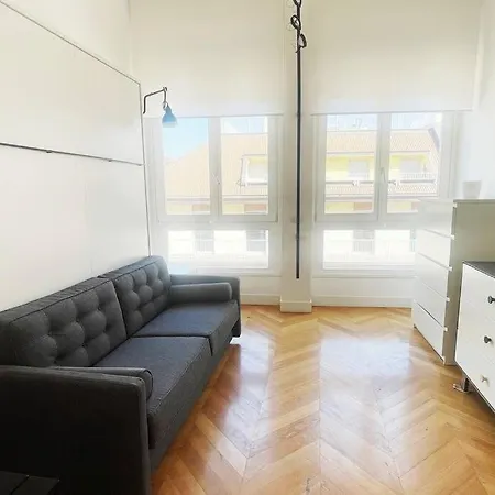 Duomo Square Apartment Milan
